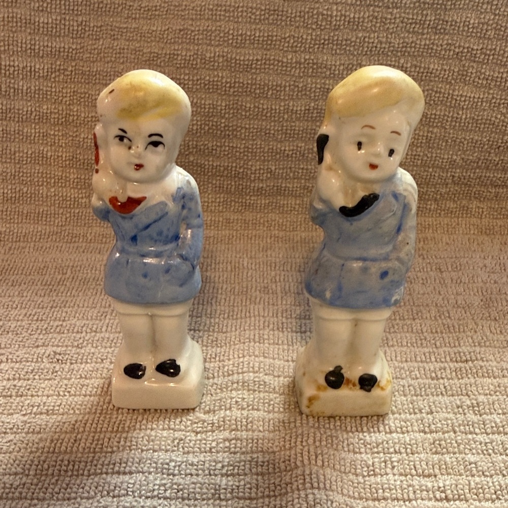 vintage Blue and White boys on telephone porcelain Figurines. Made in Japan